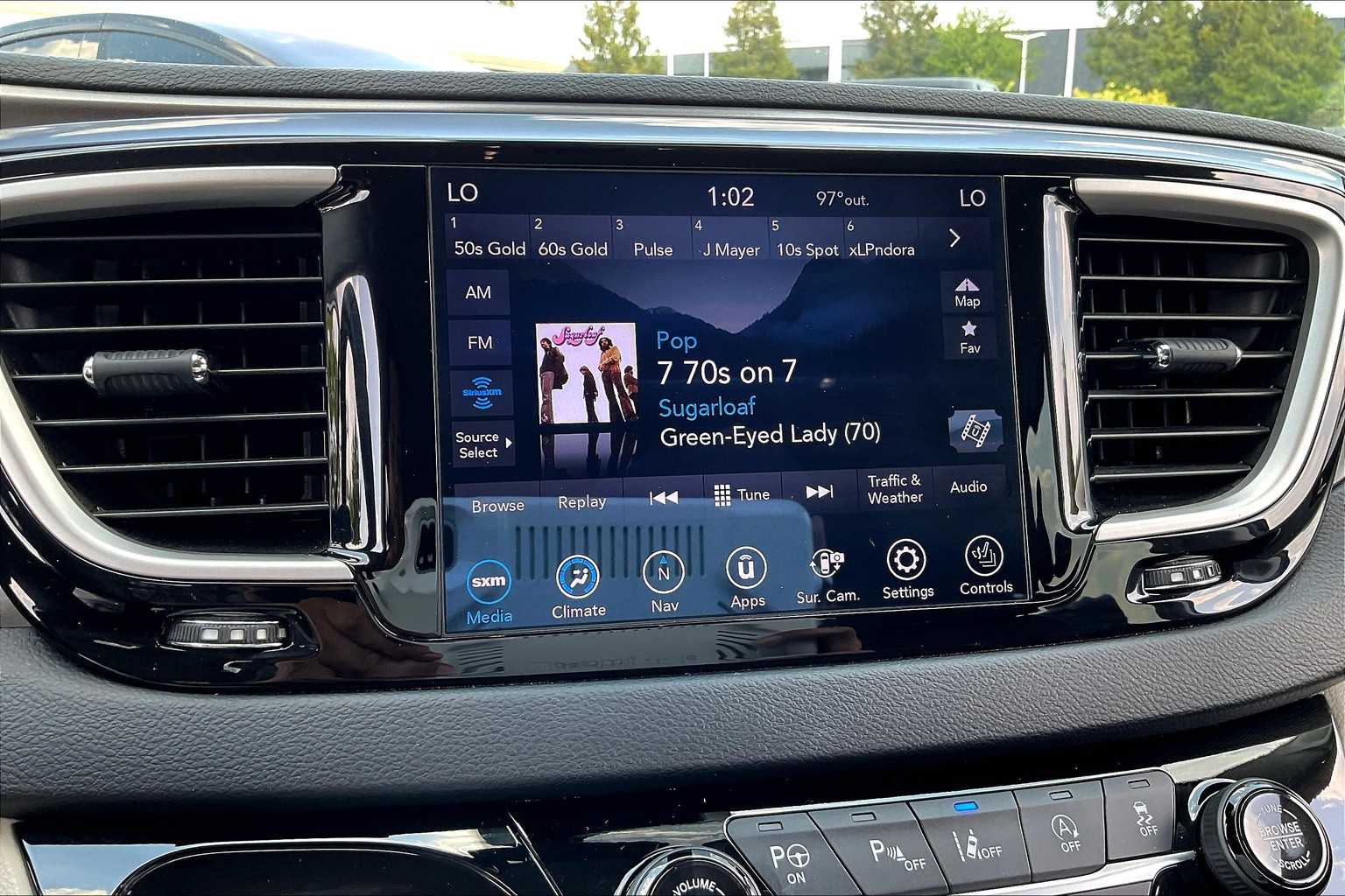 2020 Chrysler Pacifica Touring Plus photo 29