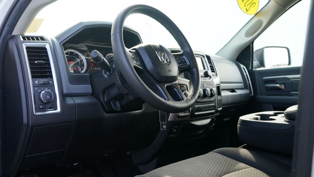 2019 Ram 1500 Classic Warlock photo 10