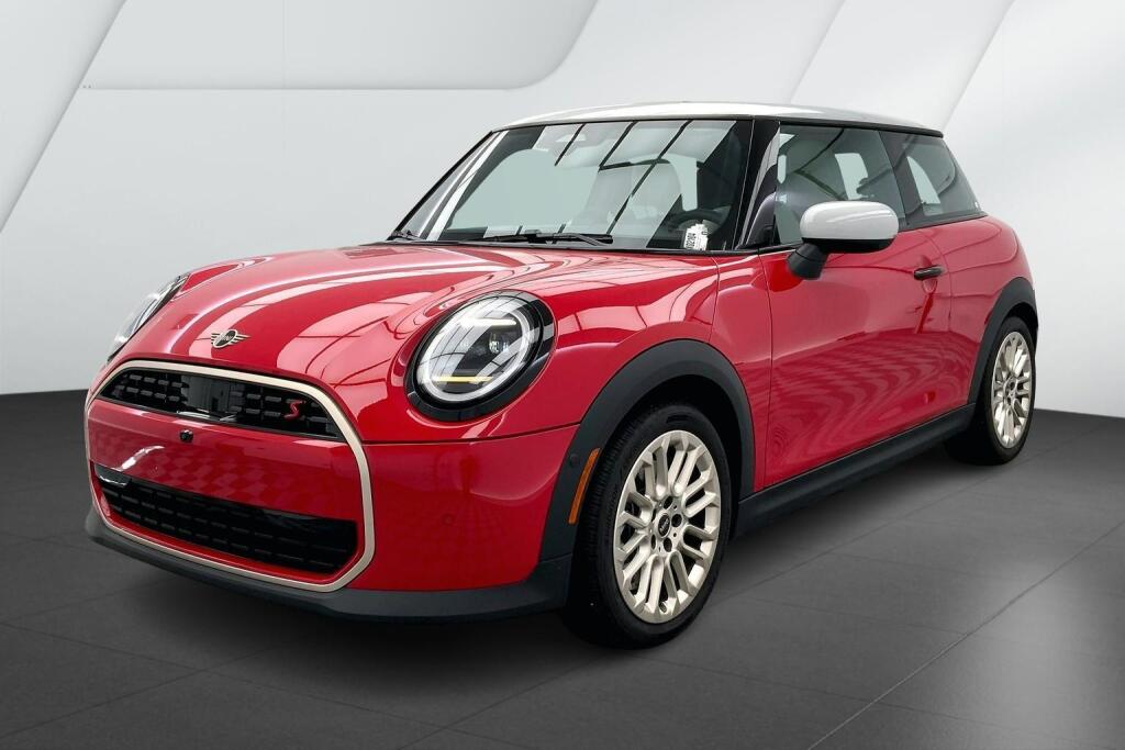 2025 MINI Hardtop 2 Door S's photo
