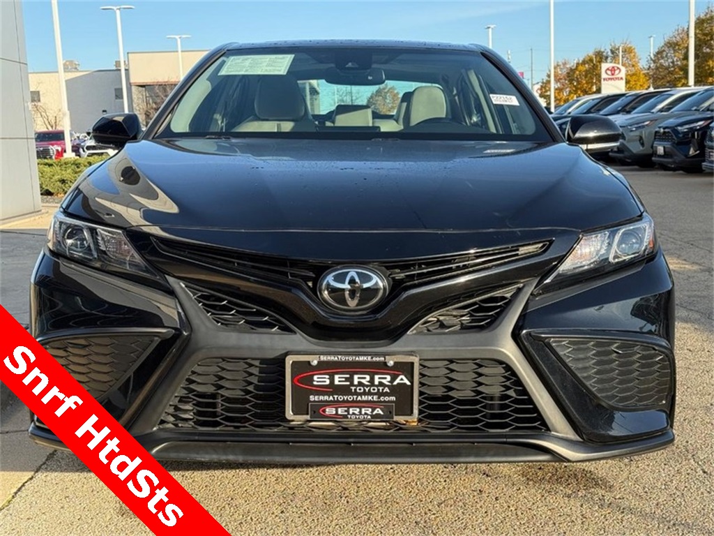2022 Toyota Camry SE photo 4