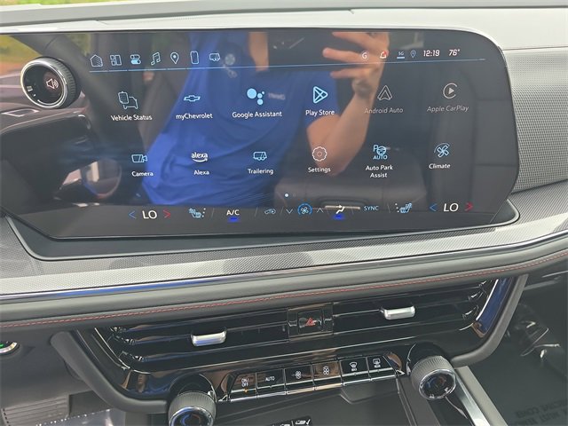 2025 Chevrolet Suburban RST photo 20