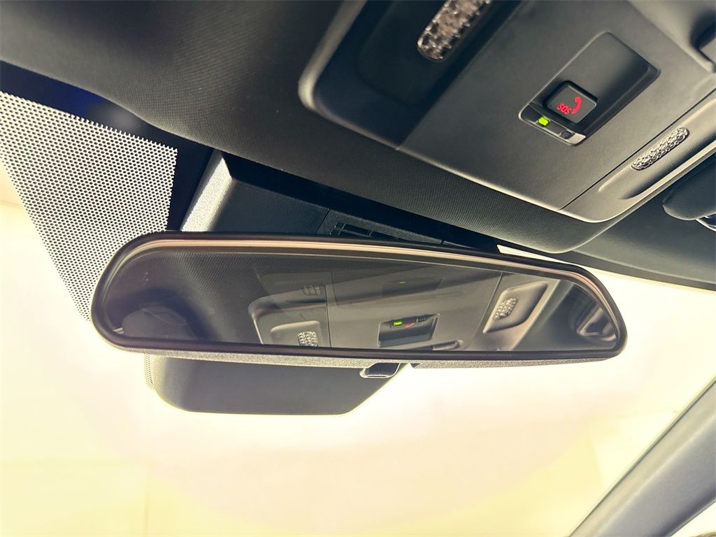 2025 Toyota Camry SE photo 36