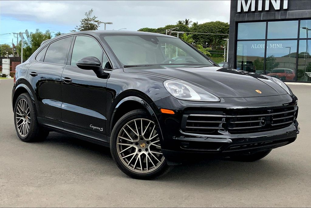 2023 Porsche Cayenne Coup S's photo