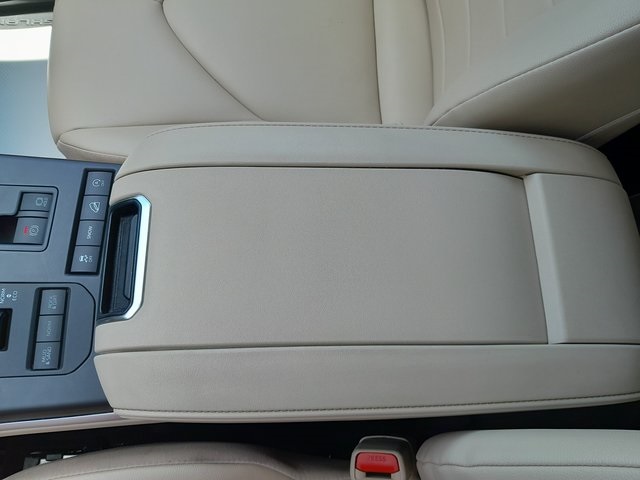 2022 Toyota Highlander XLE photo 26