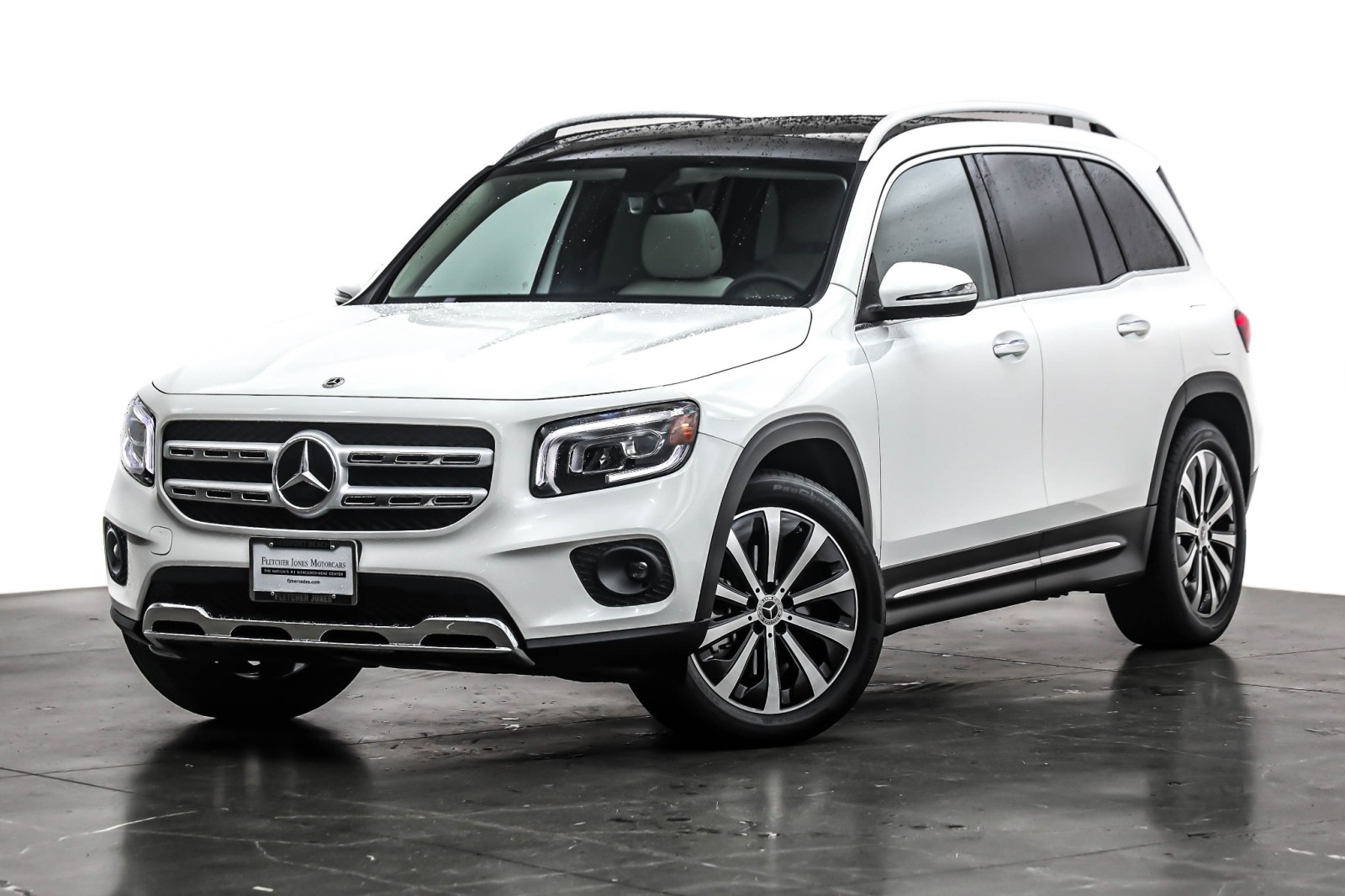 2023 Mercedes-Benz GLB Base's photo