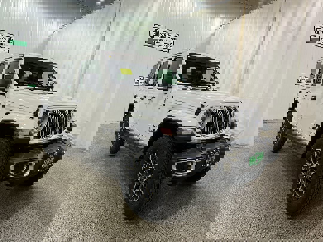 2026 Jeep Wrangler 4-Door Sahara's photo