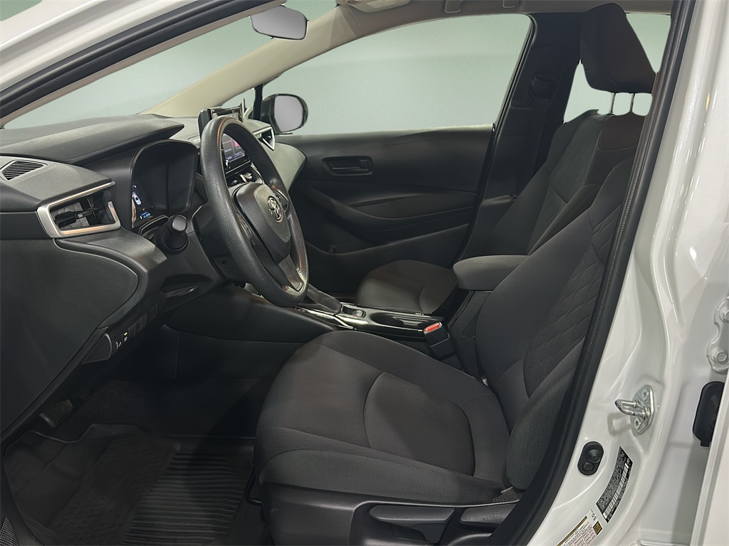 2022 Toyota Corolla LE photo 3