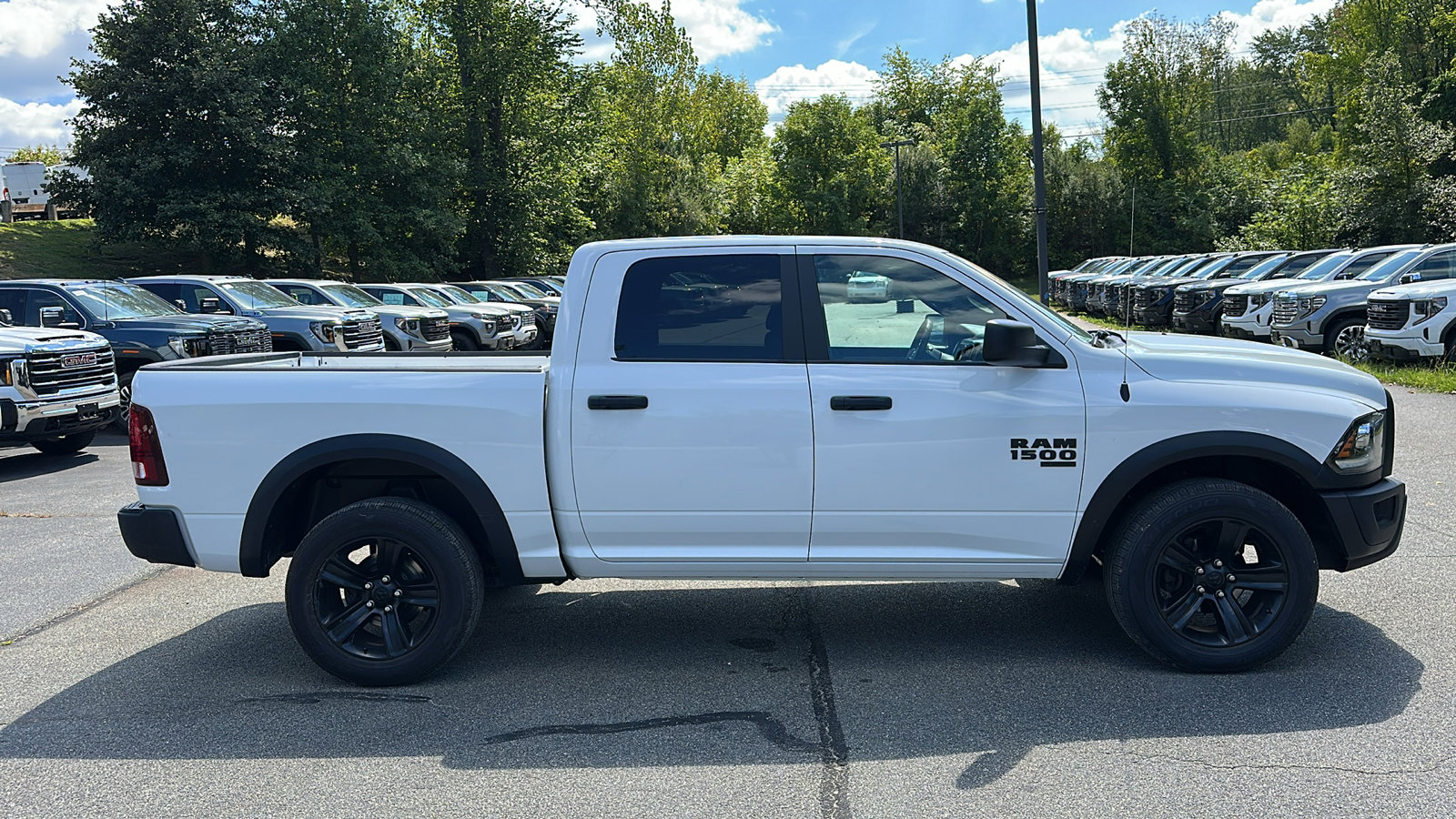2022 Ram 1500 Classic Warlock photo 3