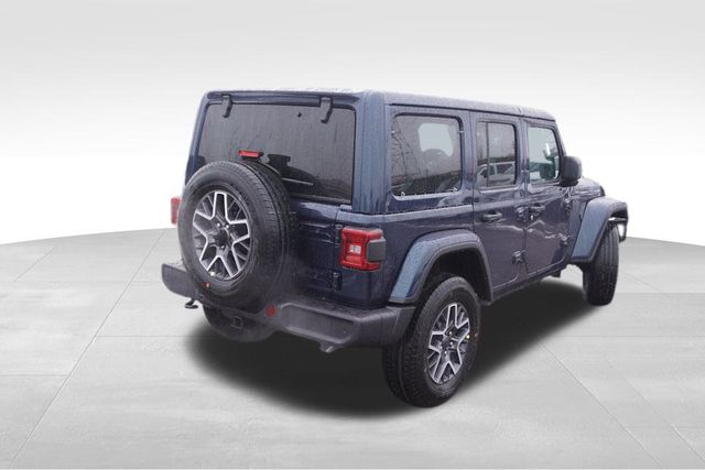 2025 Jeep Wrangler Sahara photo 3