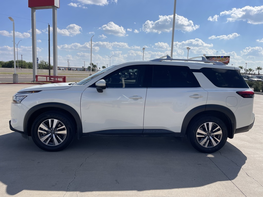 2023 Nissan Pathfinder SL photo 2