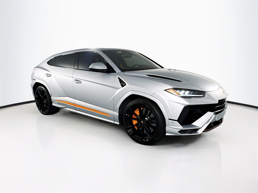 2023 Lamborghini Urus S photo 3