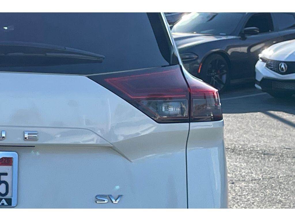 2021 Nissan Rogue SV photo 40