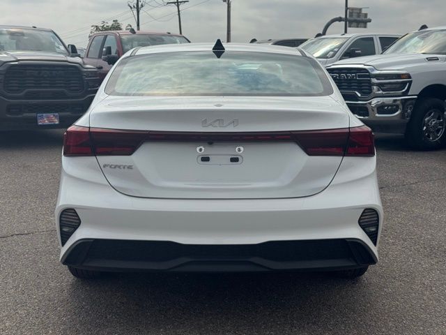 2022 Kia Forte LXS photo 4