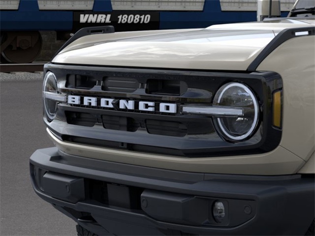 2025 Ford Bronco Outer Banks photo 17