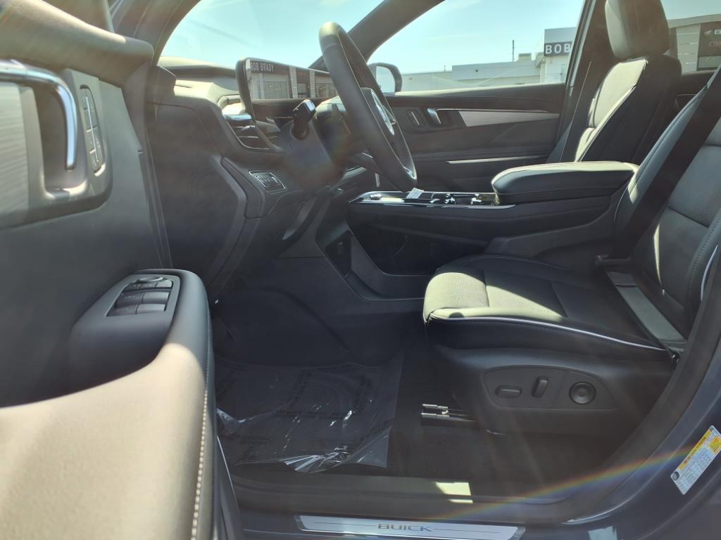 2026 Buick Enclave Preferred photo 13