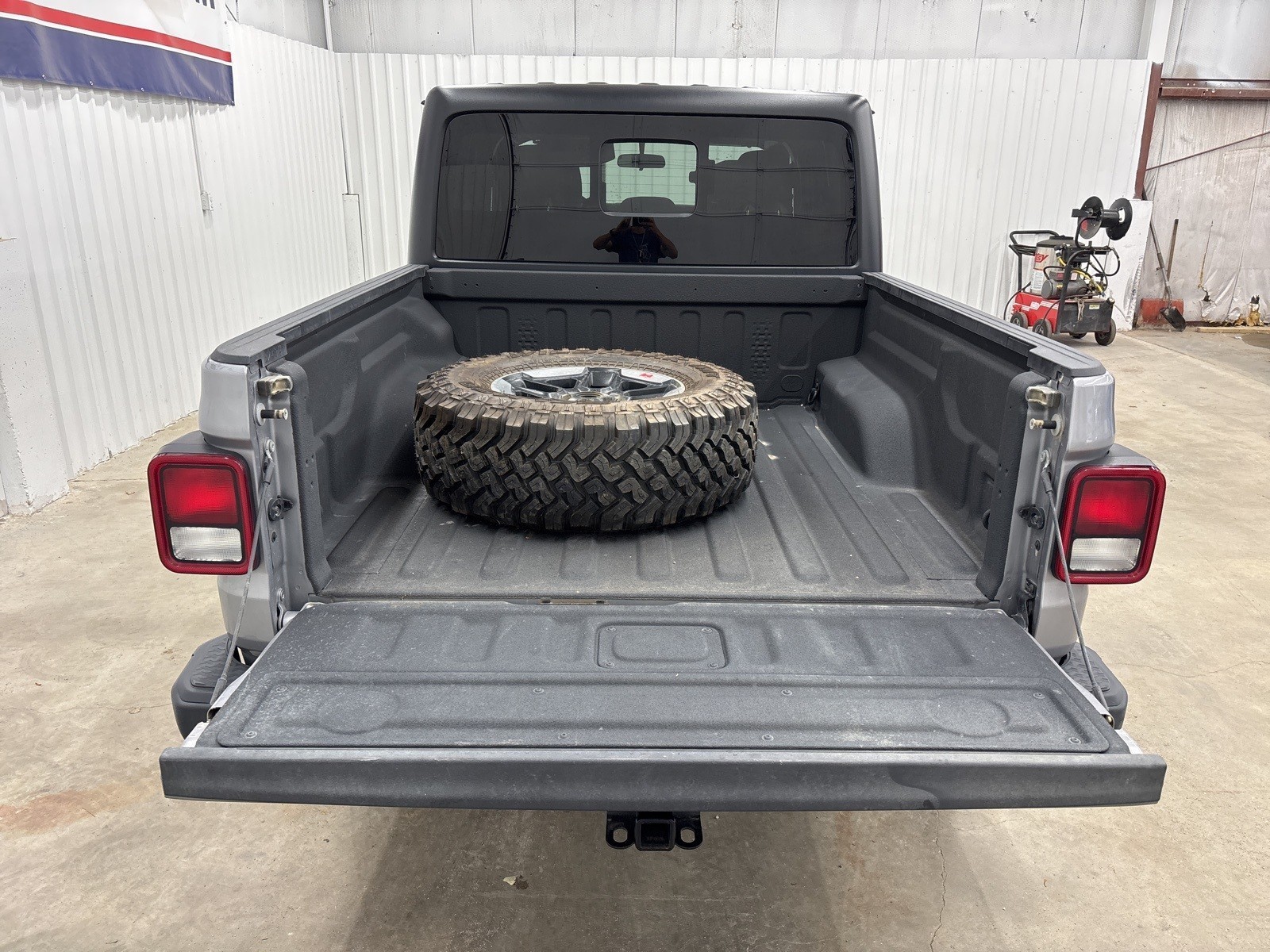 2020 Jeep Gladiator Sport photo 6