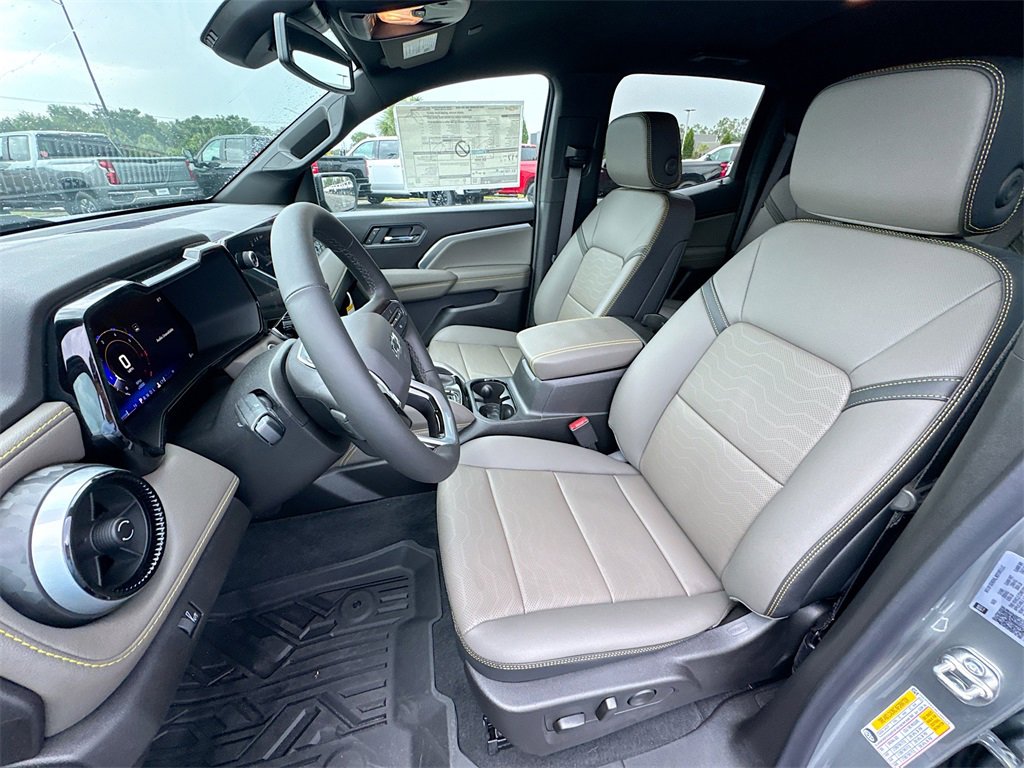 2025 Chevrolet Colorado ZR2 photo 14