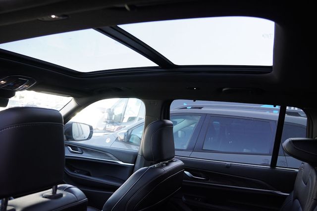 2024 Jeep Grand Cherokee Limited photo 4
