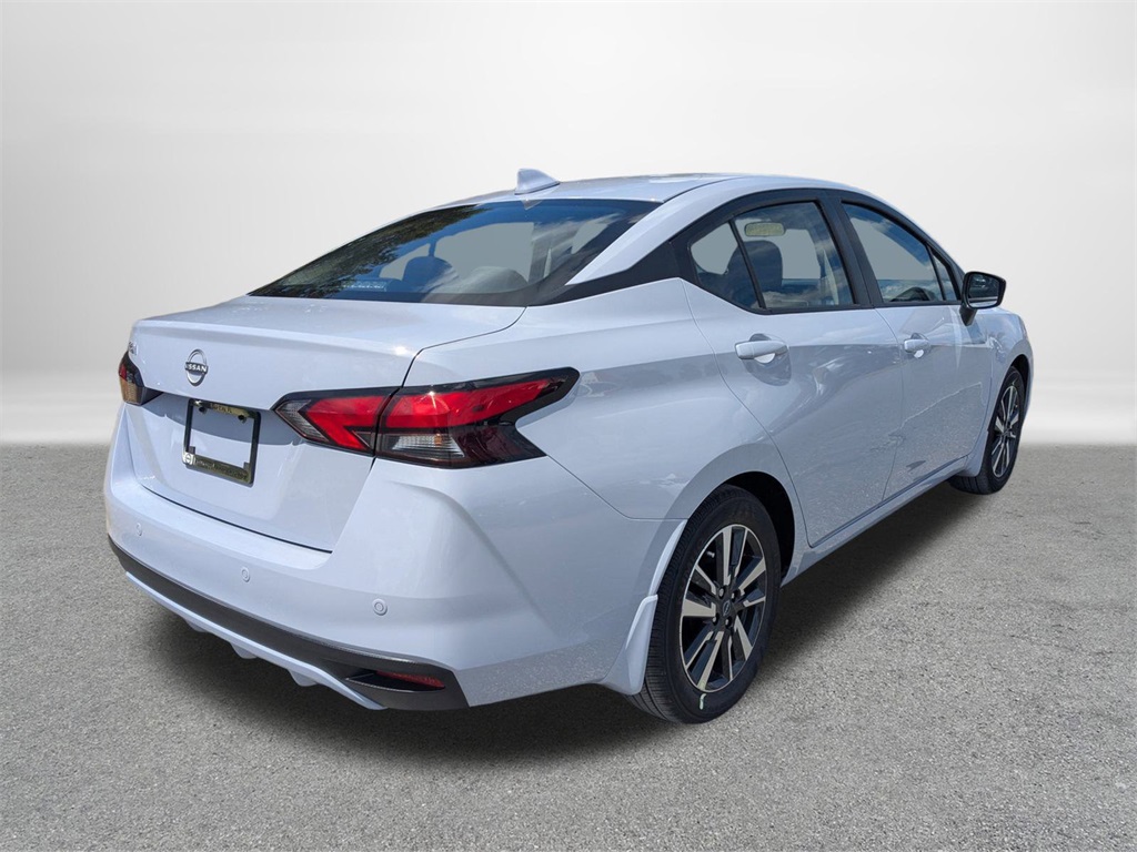 2025 Nissan Versa 1.6 SV photo 3