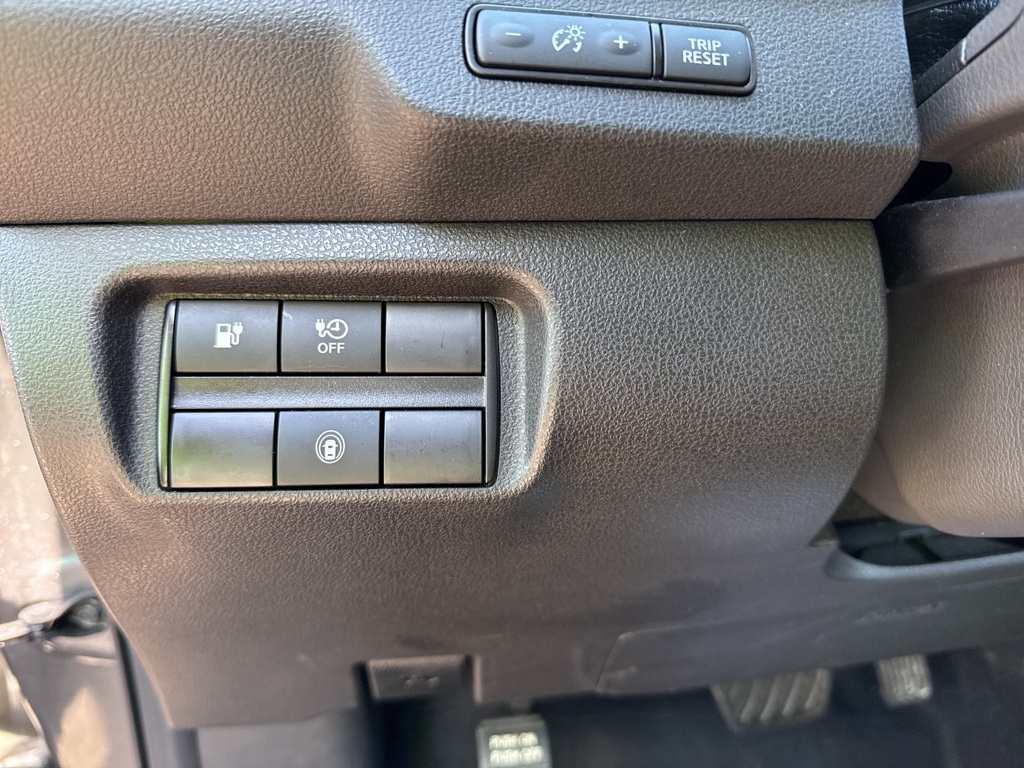 2024 Nissan Leaf S photo 16