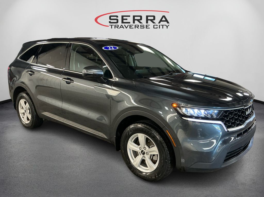 2022 Kia Sorento LX photo 3