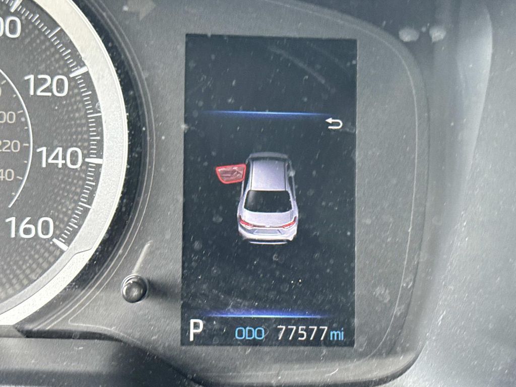 2022 Toyota Corolla LE photo 29
