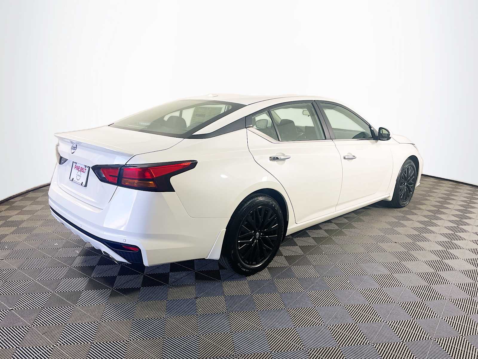 2025 Nissan Altima SV Special Edition photo 2