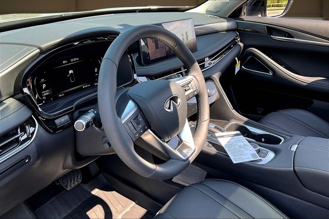 2026 Infiniti QX60 Luxe photo 13