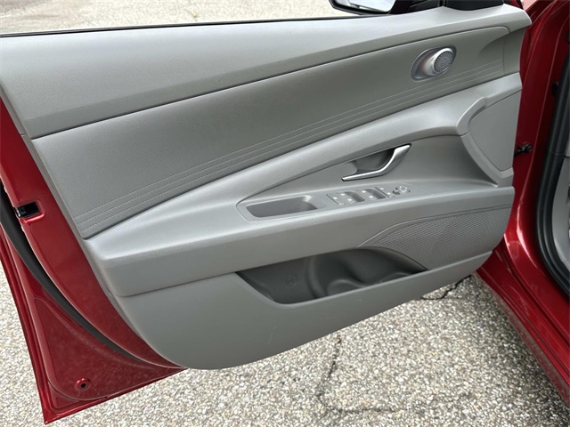 2024 Hyundai Elantra SEL photo 26