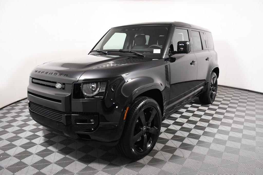 2025 Land Rover Defender X-Dynamic SE's photo