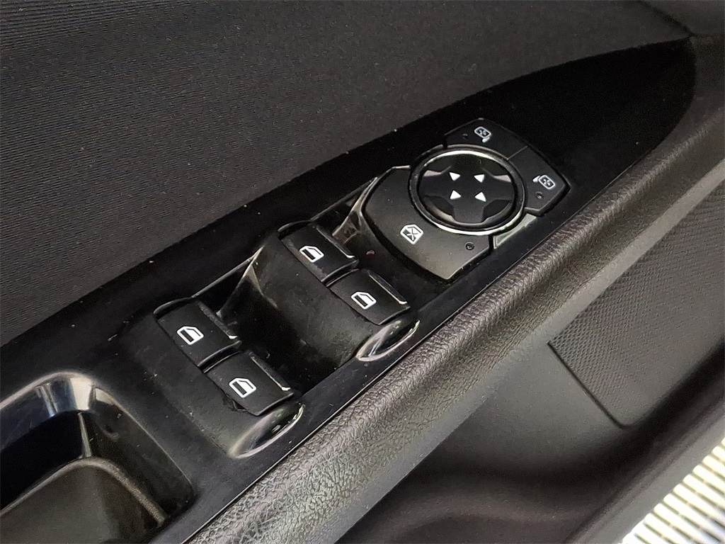 2015 Ford Fusion SE photo 25
