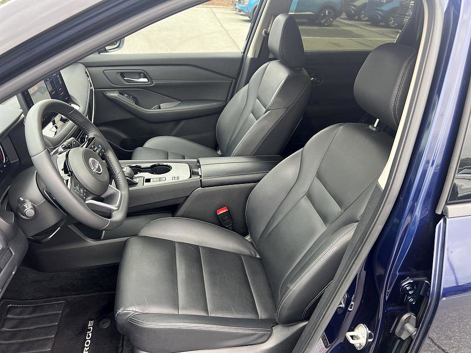 2024 Nissan Rogue SL photo 13
