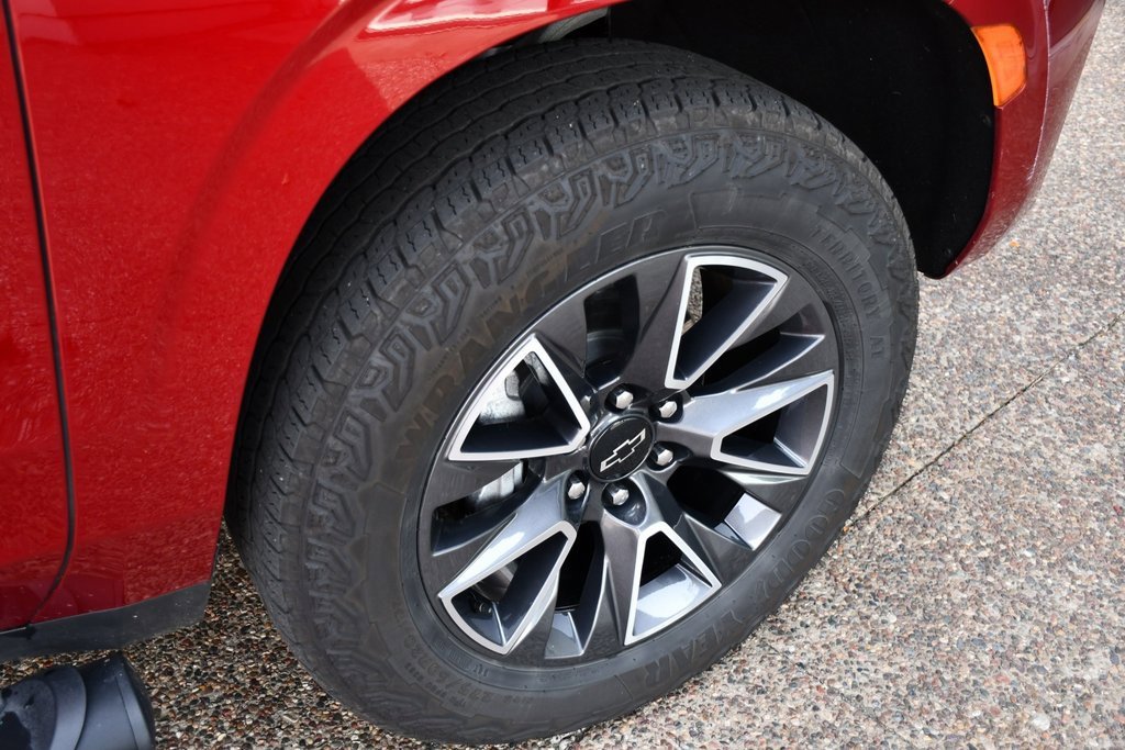 2023 Chevrolet Suburban Z71 photo 32