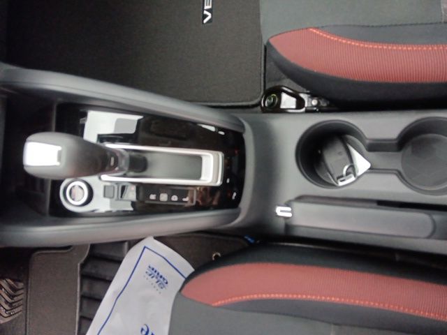 2025 Nissan Versa 1.6 SR photo 14
