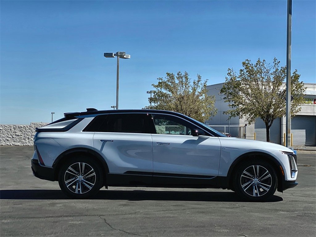2026 Cadillac Lyriq Luxury photo 4