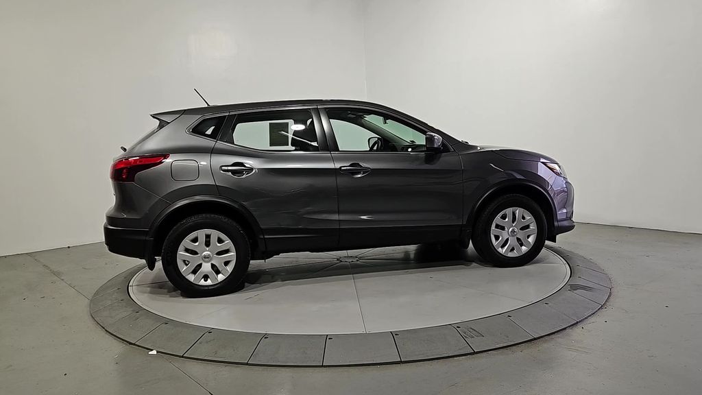 2019 Nissan Rogue Sport S photo 3