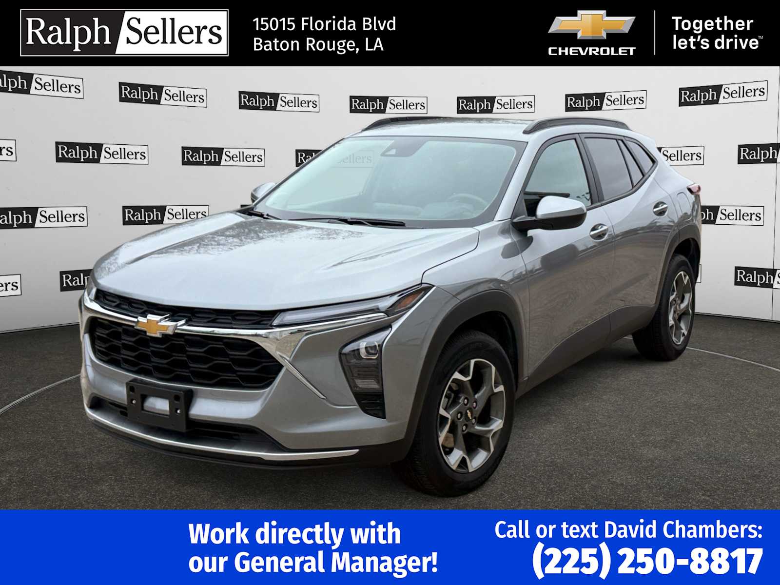 2025 Chevrolet Trax LT photo 2