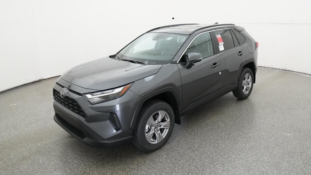 2025 Toyota RAV4 XLE's photo