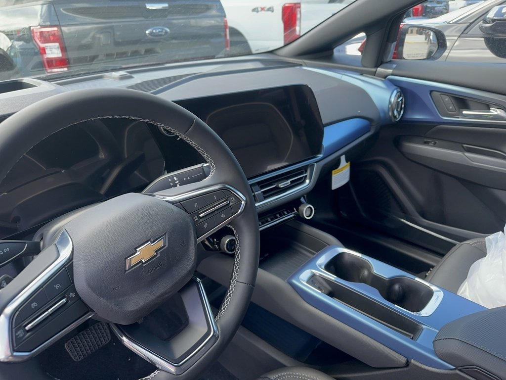 2025 Chevrolet Equinox EV 1LT photo 4