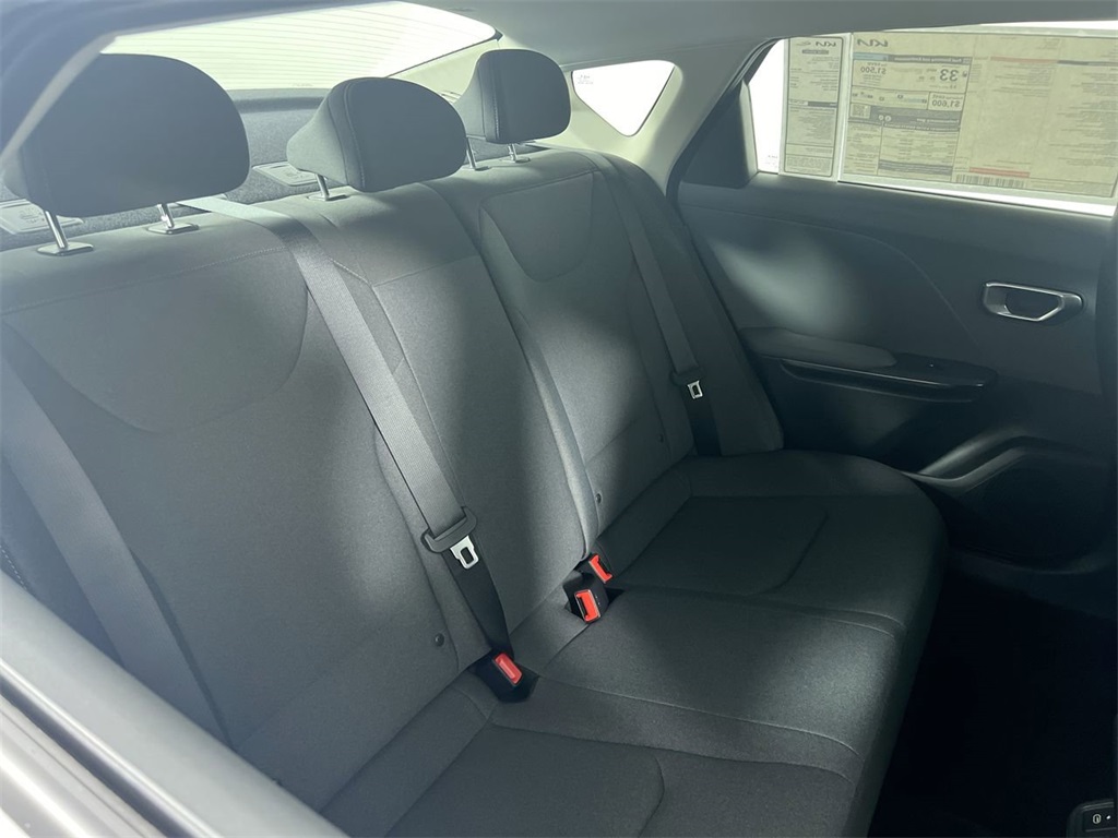 2025 Kia K4 LXS photo 27