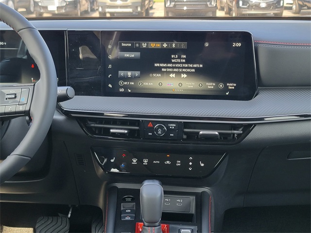 2025 Nissan Kicks SR photo 20