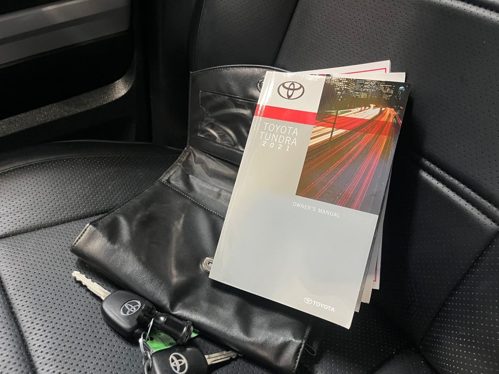 2021 Toyota Tundra SR5 CrewMax photo 22