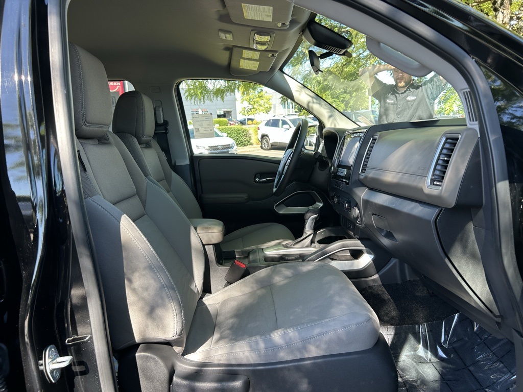 2023 Nissan Frontier SV photo 25