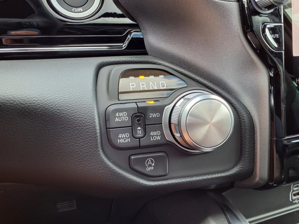 2026 Ram 1500 Laramie photo 17