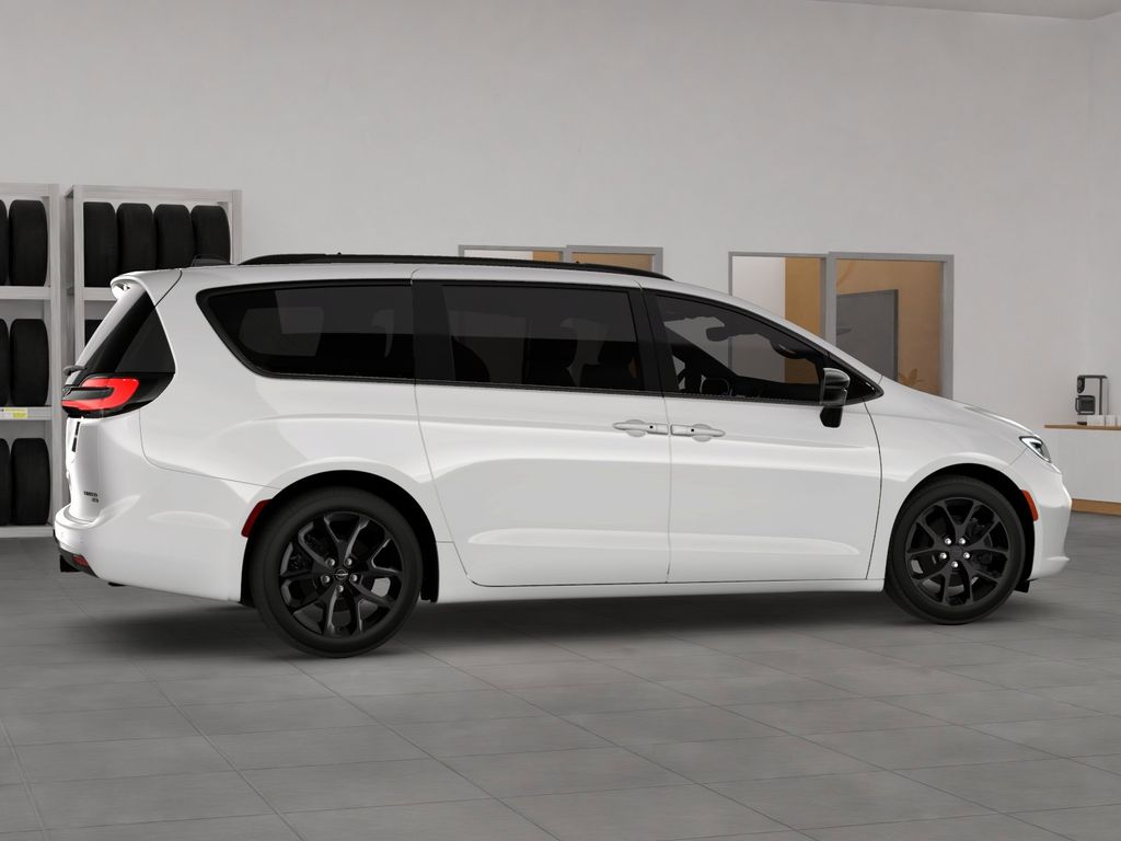 2026 Chrysler Pacifica Limited photo 3