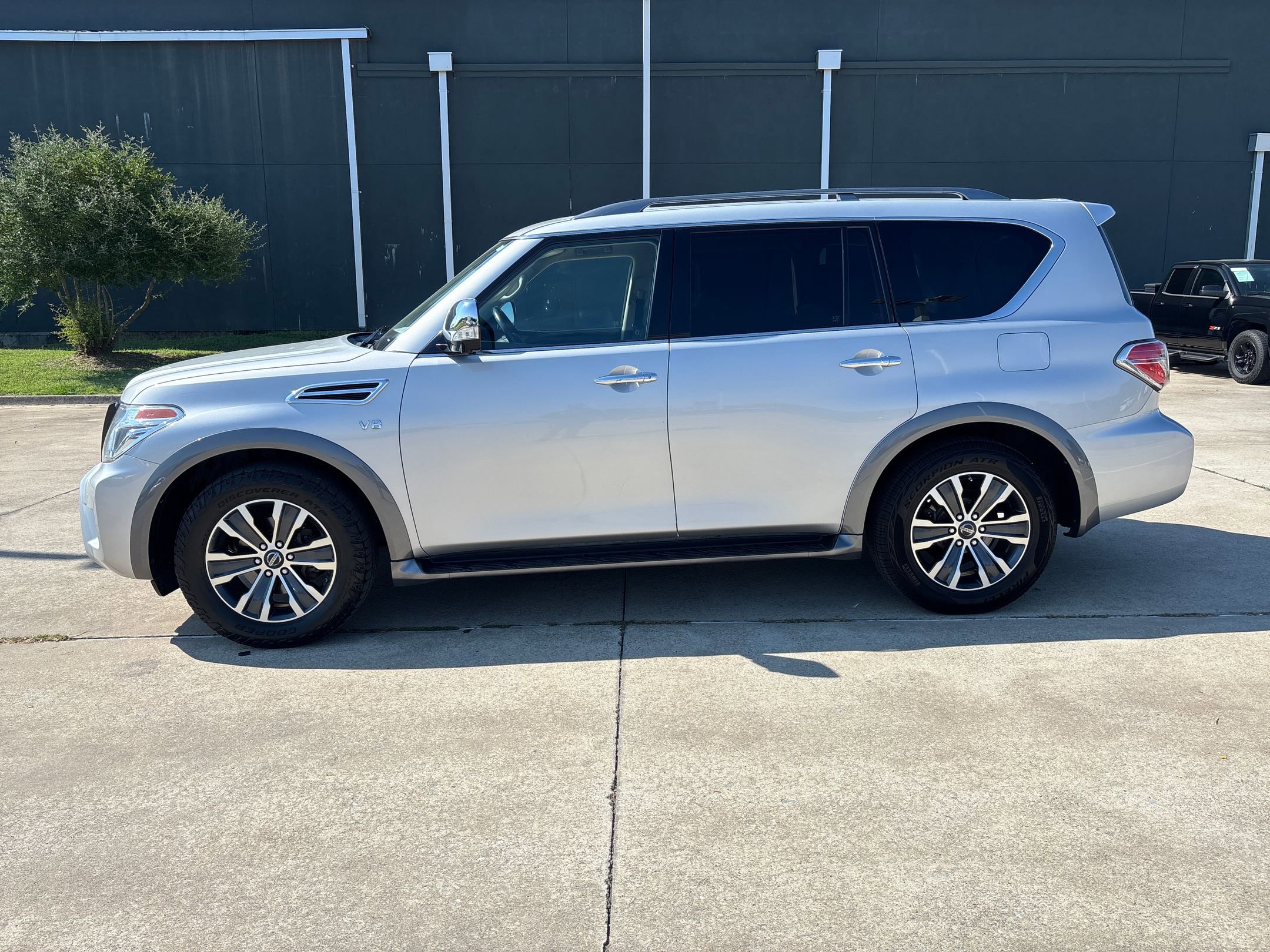 2020 Nissan Armada SL photo 2