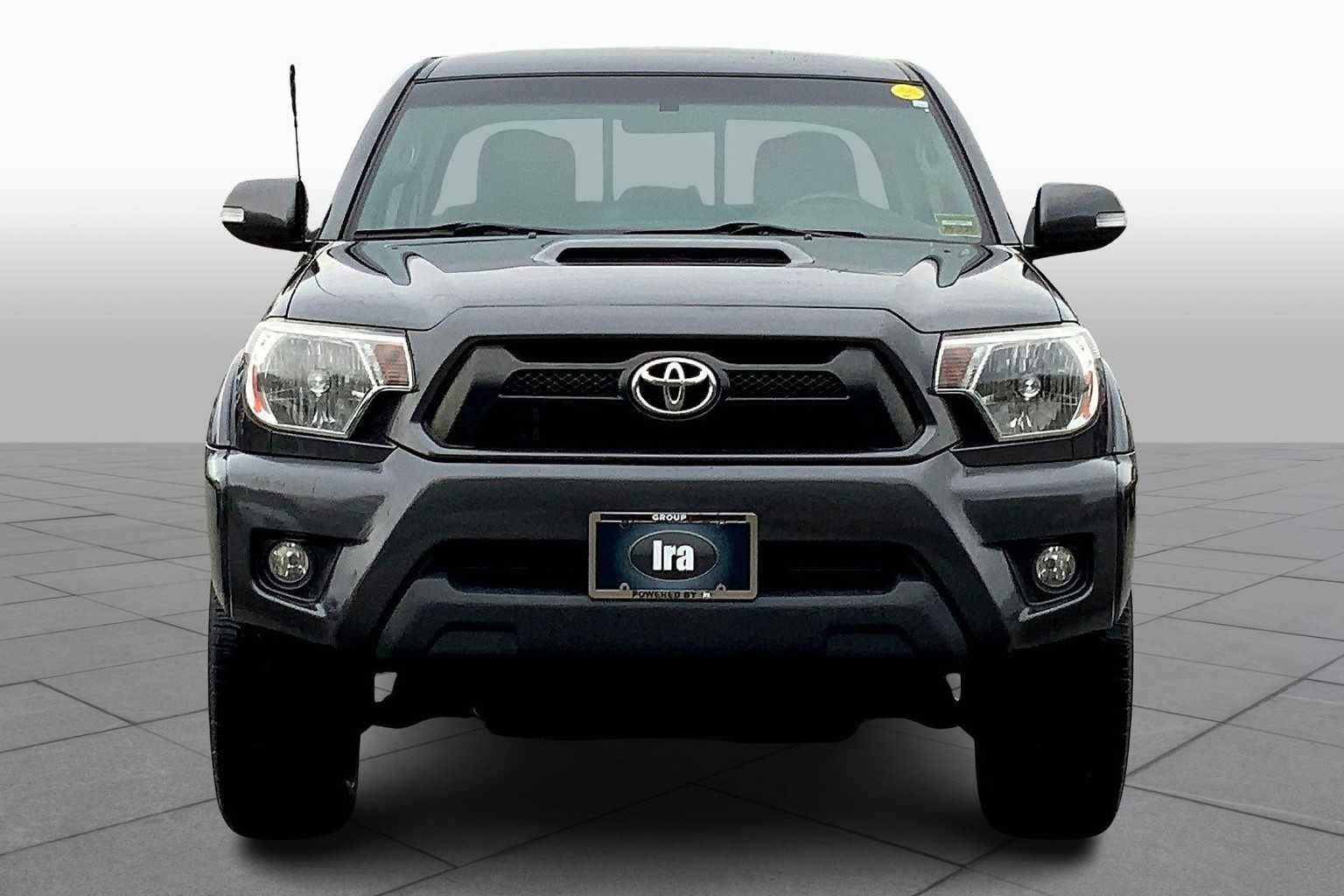 2015 Toyota Tacoma photo 3