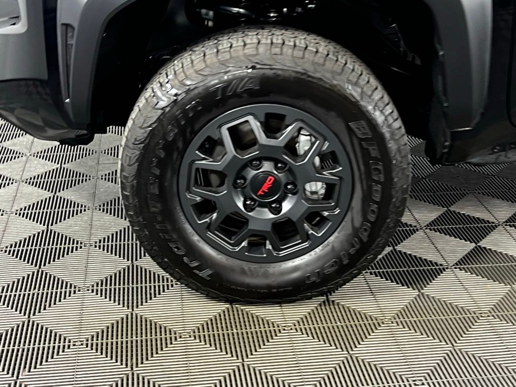 2025 Toyota Tacoma PreRunner photo 8