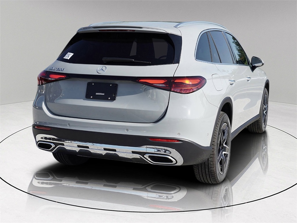 2026 Mercedes Benz GLC 300 photo 4
