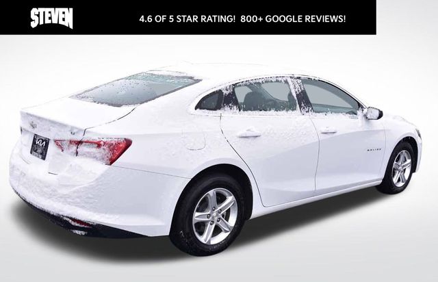 2024 Chevrolet Malibu 1LT photo 2